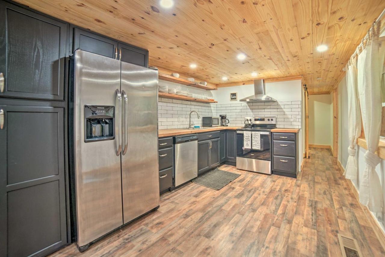 Creekside Ranch With Porch About 2 Mi To Pkwy Villa Pigeon Forge Exterior photo