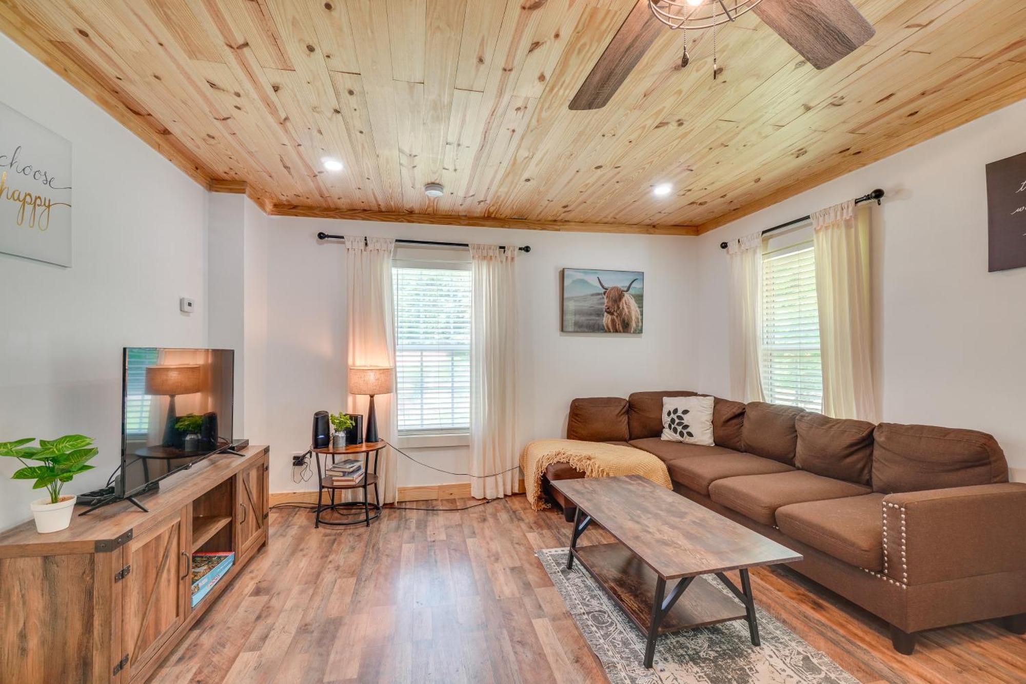 Creekside Ranch With Porch About 2 Mi To Pkwy Villa Pigeon Forge Exterior photo