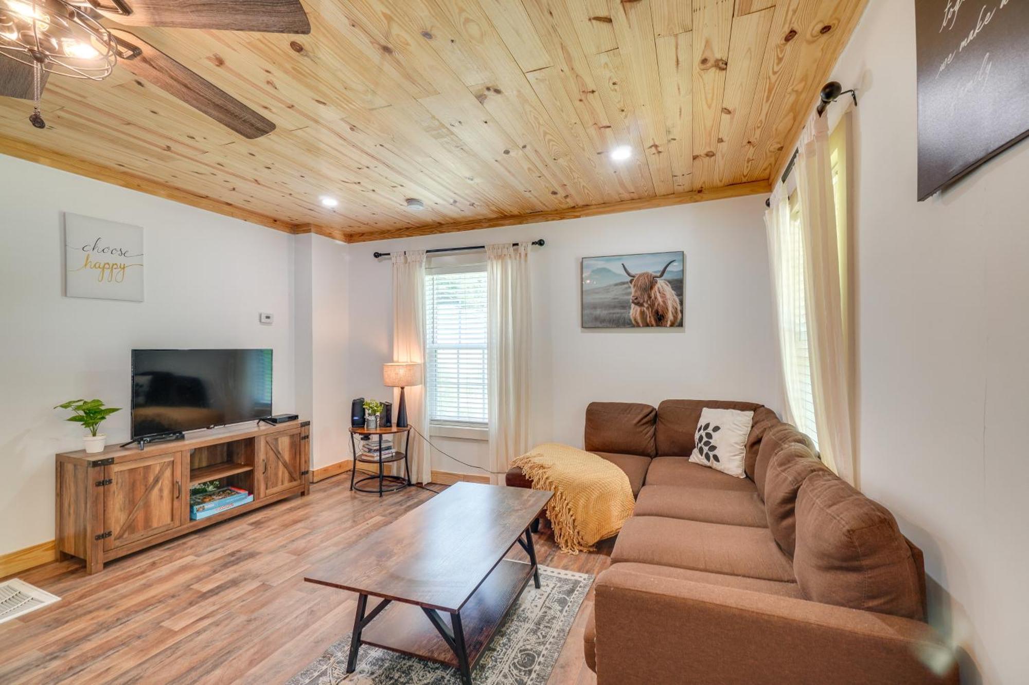 Creekside Ranch With Porch About 2 Mi To Pkwy Villa Pigeon Forge Exterior photo